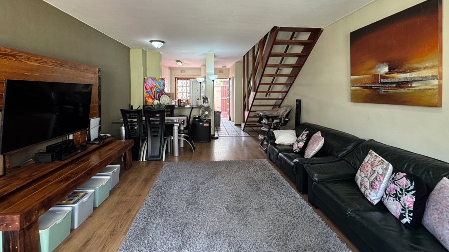 2 Bedroom Property for Sale in Fairfield Estate Western Cape